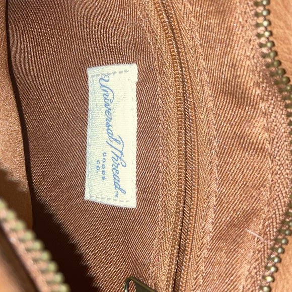 Universal thread goods co. - Picture 2 of 3